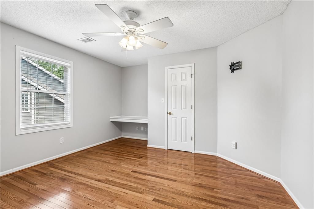 Photo 24 of 45 - 8925 W 132nd Terrace, Overland Park, KS 66213