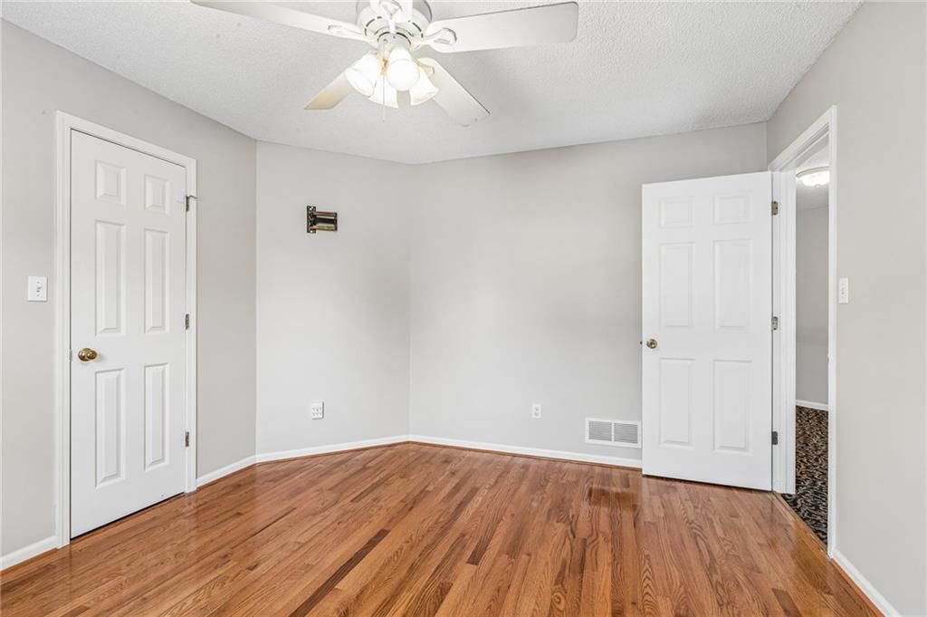 Photo 25 of 45 - 8925 W 132nd Terrace, Overland Park, KS 66213