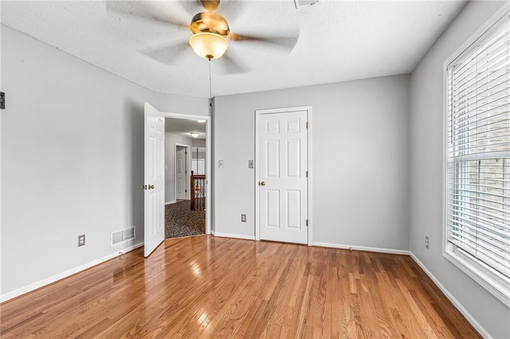 Photo 29 of 45 - 8925 W 132nd Terrace, Overland Park, KS 66213