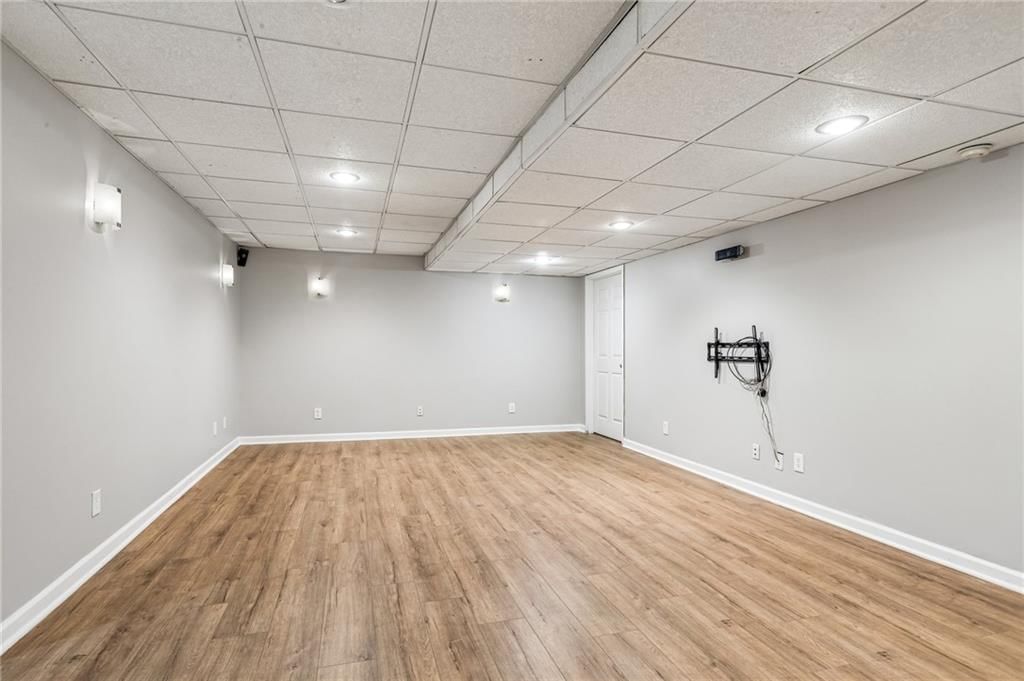Photo 35 of 45 - 8925 W 132nd Terrace, Overland Park, KS 66213