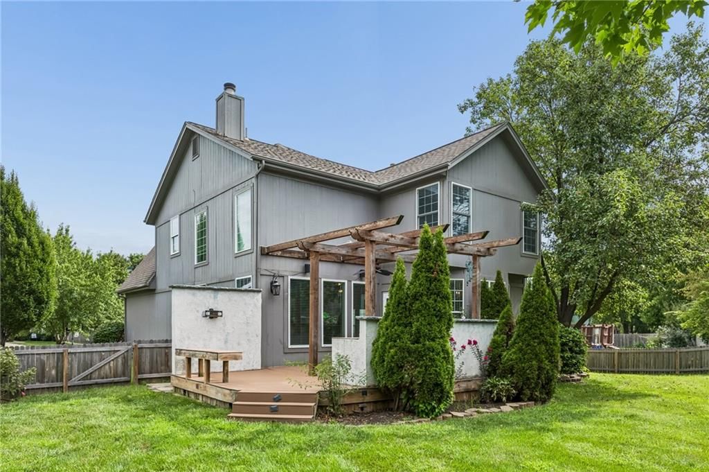 Photo 40 of 45 - 8925 W 132nd Terrace, Overland Park, KS 66213