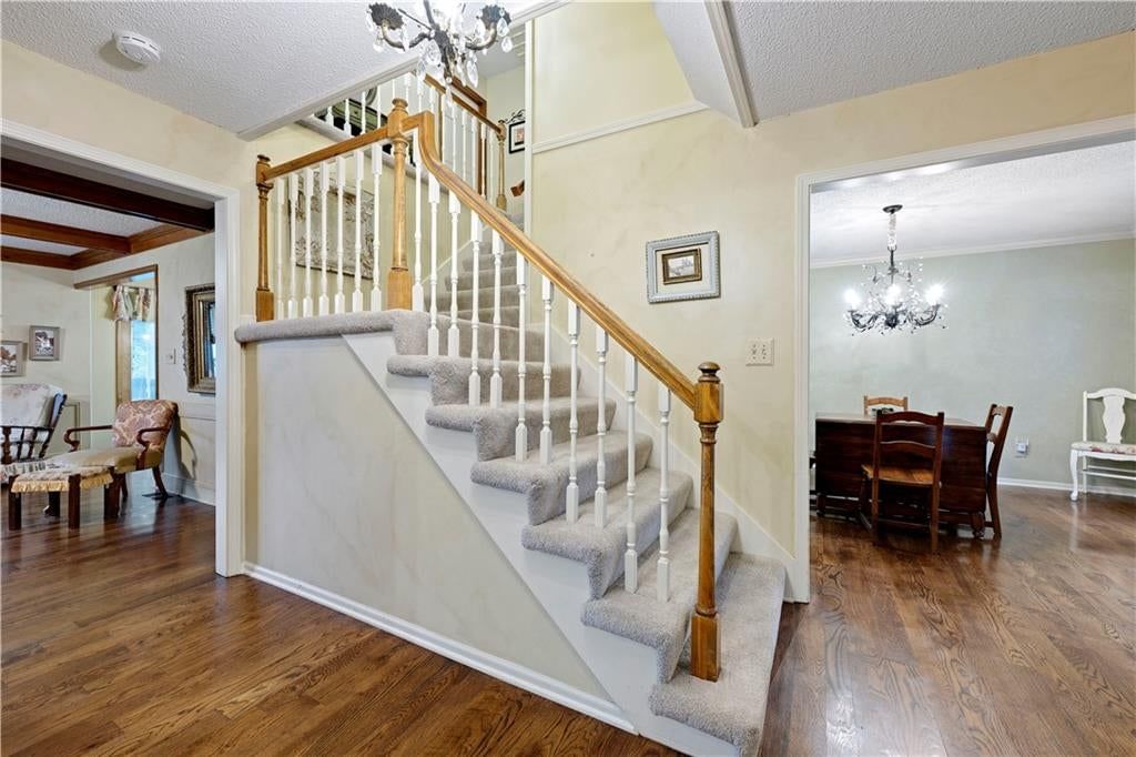 Photo 7 of 32 - 9339 Hall Drive, Lenexa, KS 66219