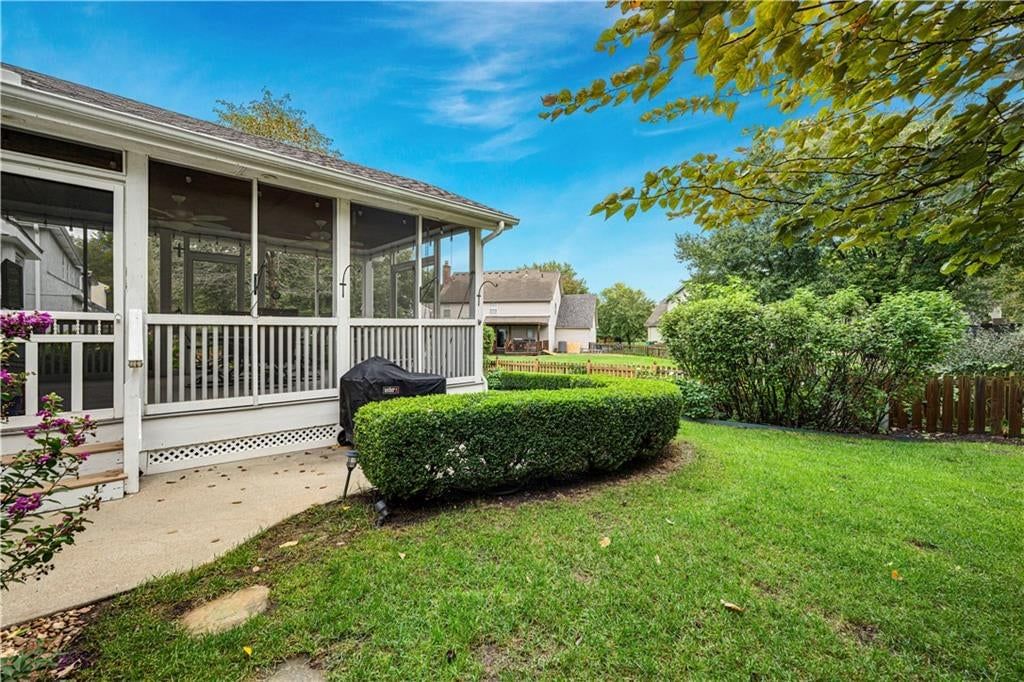 Photo 26 of 32 - 9339 Hall Drive, Lenexa, KS 66219