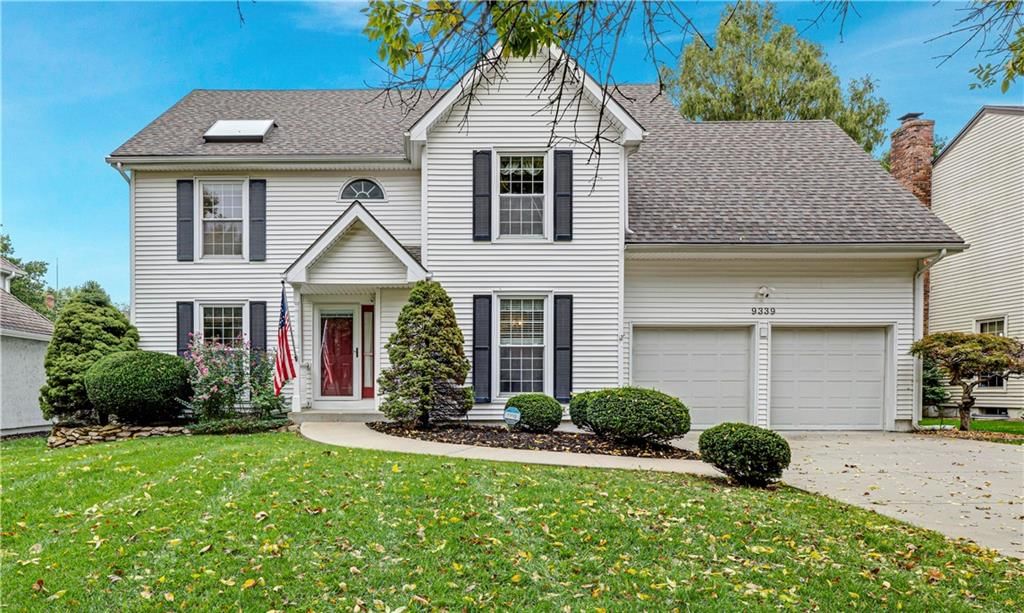 9339 Hall Drive, Lenexa, KS: listing photo 2