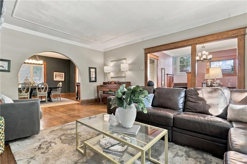 Photo 8 of 34 - 5532 Knox Avenue, Merriam, KS 66203