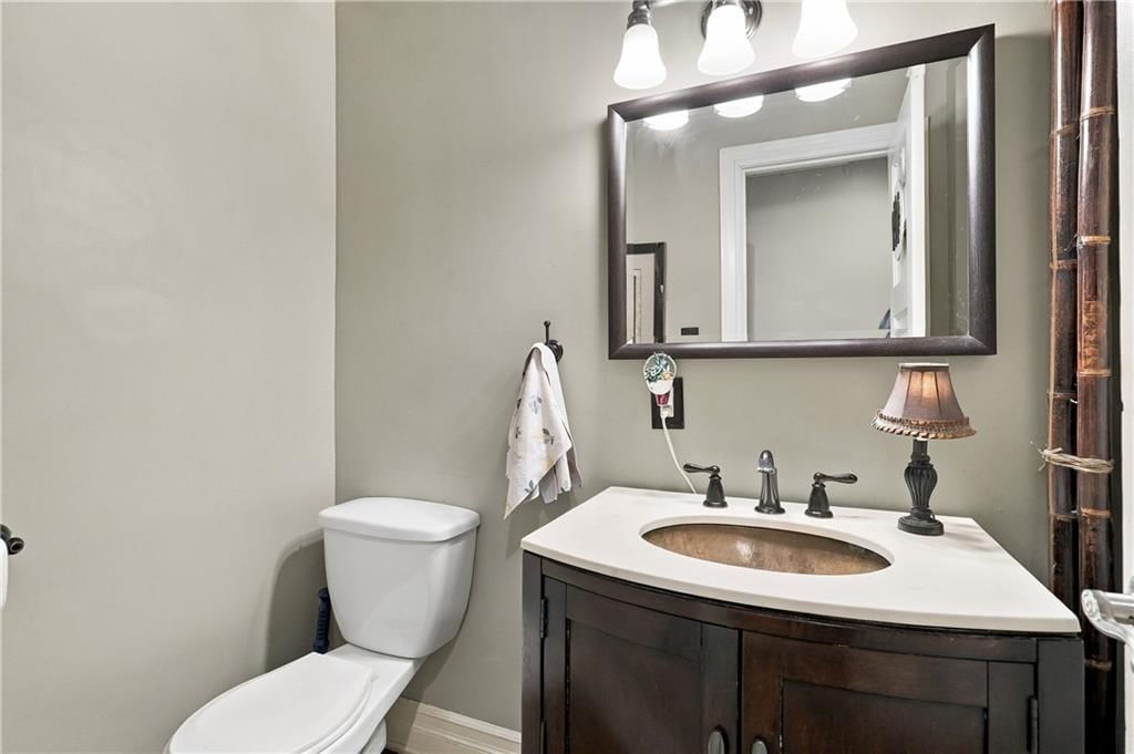 Photo 16 of 34 - 5532 Knox Avenue, Merriam, KS 66203