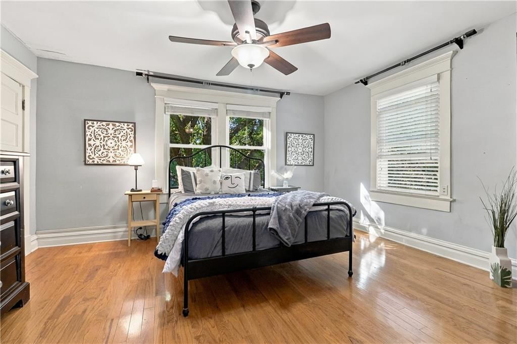 Photo 19 of 34 - 5532 Knox Avenue, Merriam, KS 66203