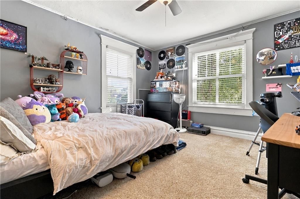 Double vanity at 5532 Knox Avenue, Merriam, KS 66203
