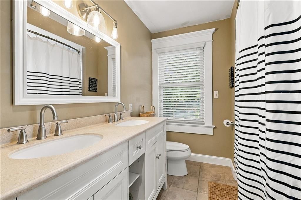 Photo 26 of 34 - 5532 Knox Avenue, Merriam, KS 66203