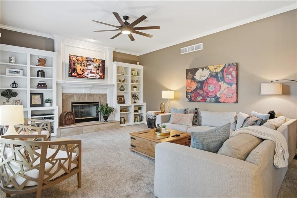 Photo 8 of 38 - 8412 W 129 Terrace, Overland Park, KS 66213