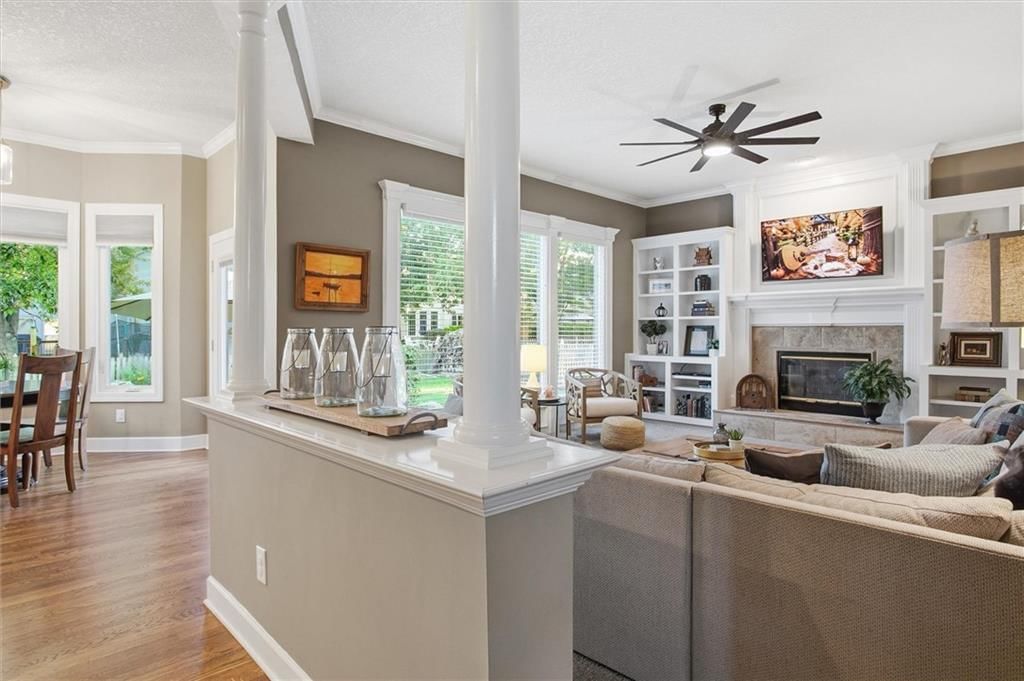 Photo 9 of 38 - 8412 W 129 Terrace, Overland Park, KS 66213