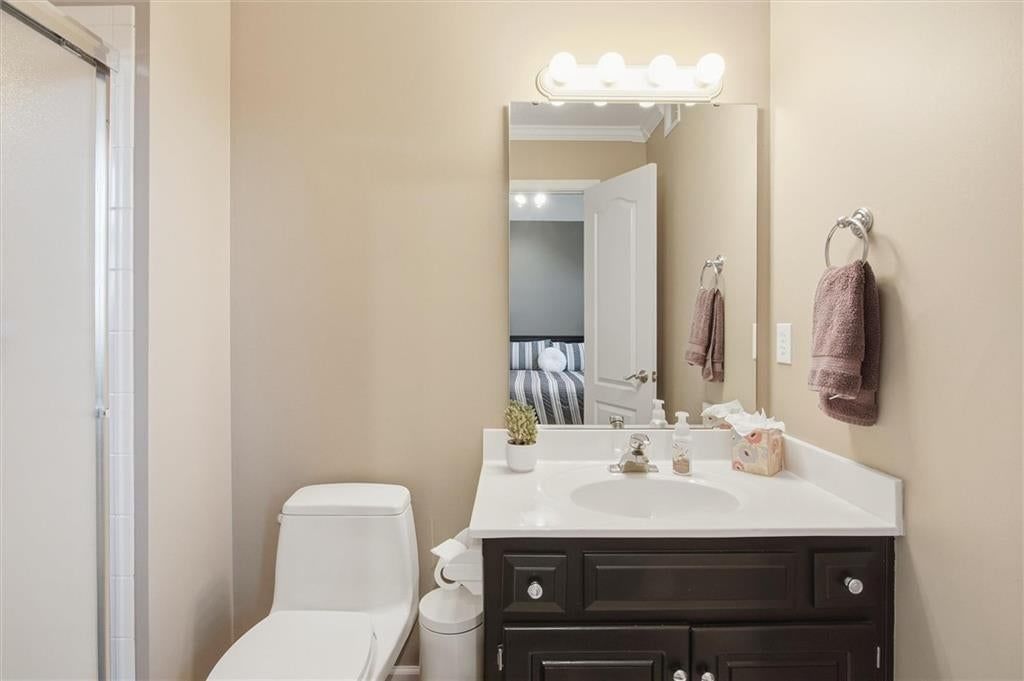 Photo 13 of 38 - 8412 W 129 Terrace, Overland Park, KS 66213