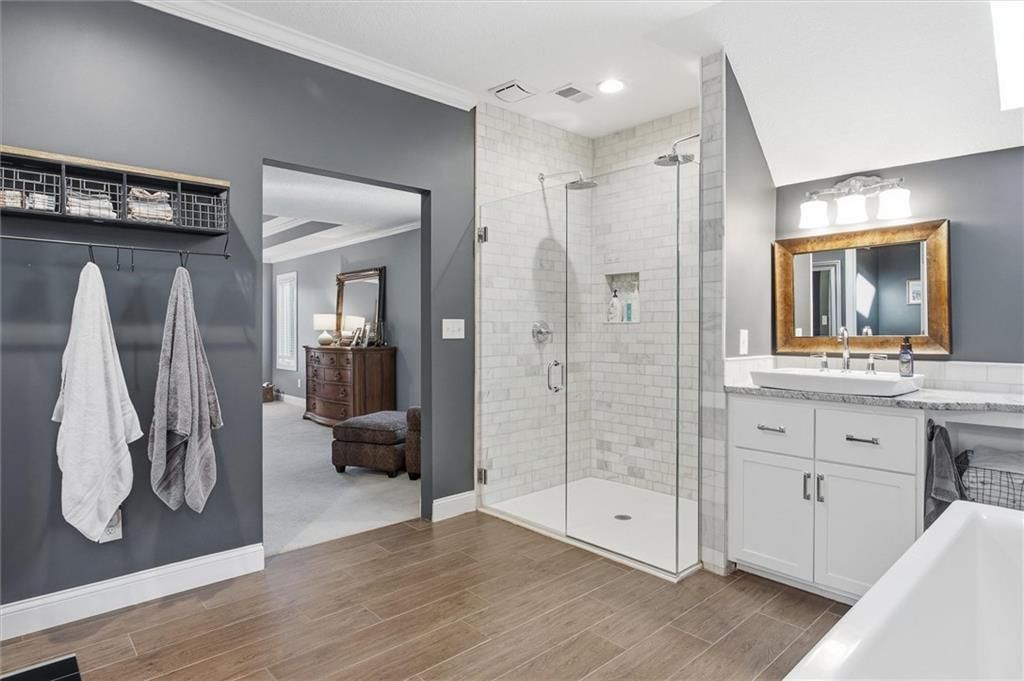 Photo 17 of 38 - 8412 W 129 Terrace, Overland Park, KS 66213
