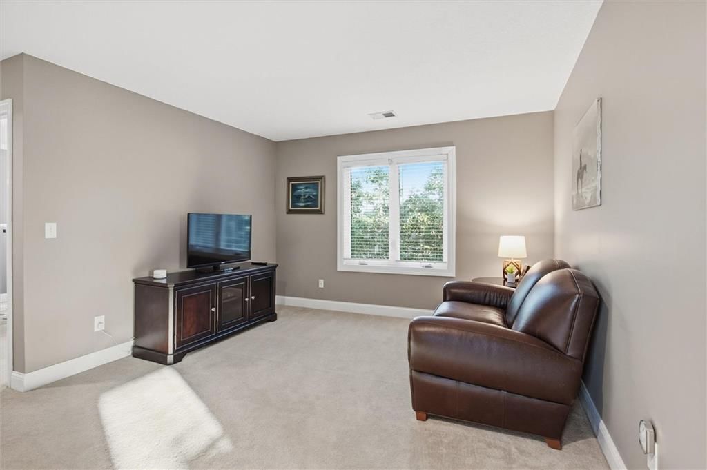 Photo 19 of 38 - 8412 W 129 Terrace, Overland Park, KS 66213