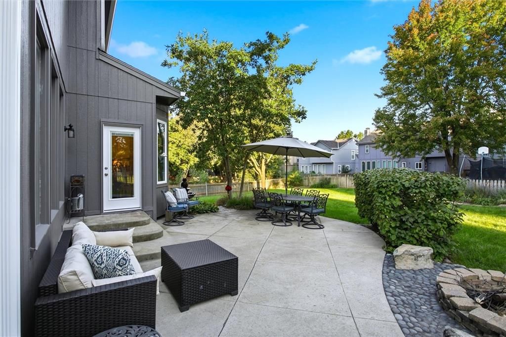Photo 32 of 38 - 8412 W 129 Terrace, Overland Park, KS 66213