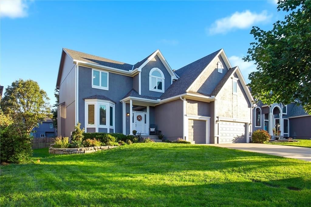 Photo 33 of 38 - 8412 W 129 Terrace, Overland Park, KS 66213