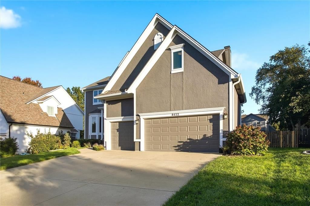 Photo 34 of 38 - 8412 W 129 Terrace, Overland Park, KS 66213