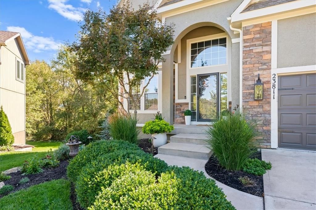 Photo 4 of 63 - 23811 W 121st Street, Olathe, KS 66061