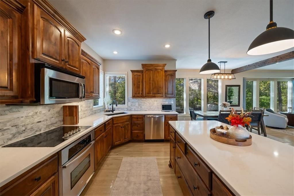 Photo 11 of 63 - 23811 W 121st Street, Olathe, KS 66061