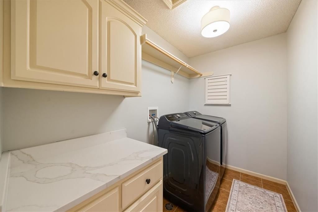 Photo 27 of 63 - 23811 W 121st Street, Olathe, KS 66061
