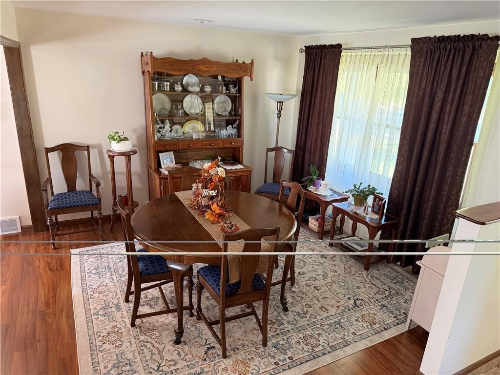 Photo 9 of 39 - 1917 Thornton Street, Leavenworth, KS 66048