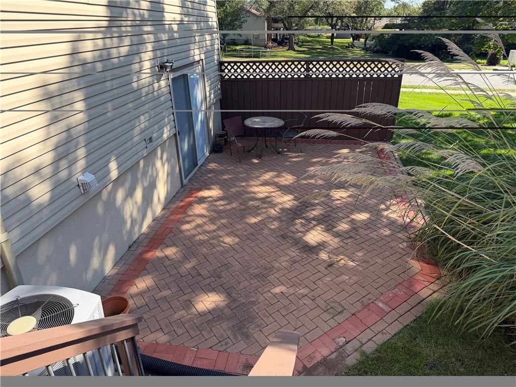 Photo 33 of 39 - 1917 Thornton Street, Leavenworth, KS 66048