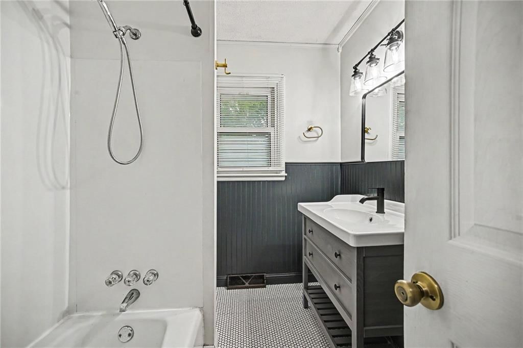 206 Vine Street — photo 14