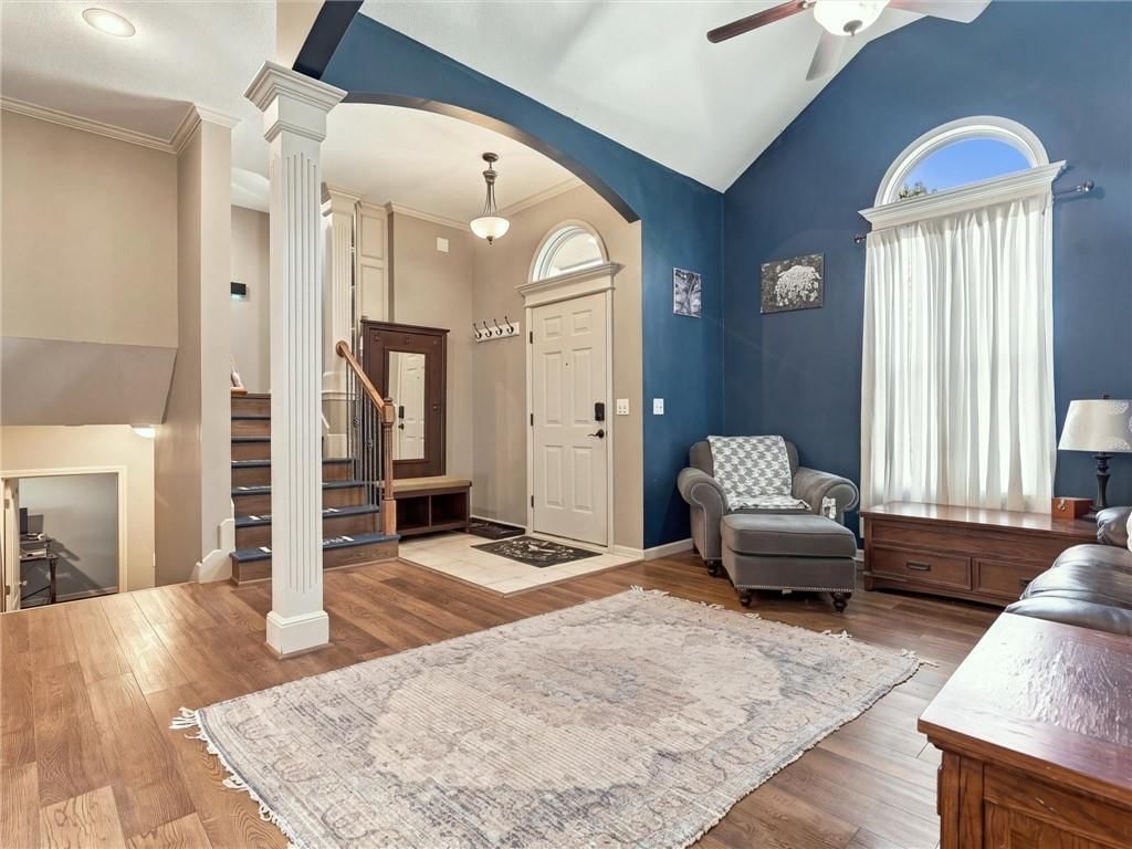 609 S Kisner Circle, Independence, MO: listing photo 2