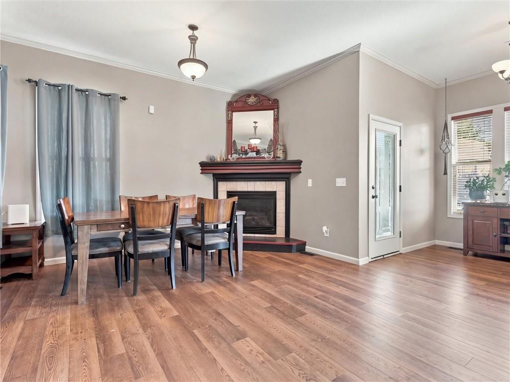 Photo 5 of 24 - 609 S Kisner Circle, Independence, MO 64056