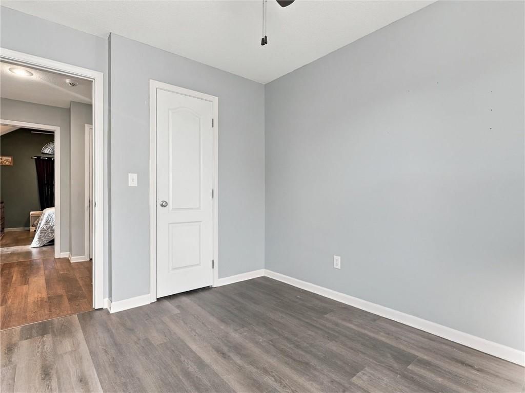 Photo 13 of 24 - 609 S Kisner Circle, Independence, MO 64056