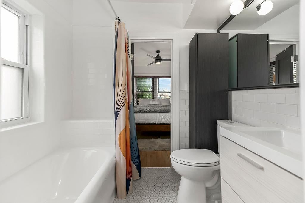 700 W 48th Street — photo 10