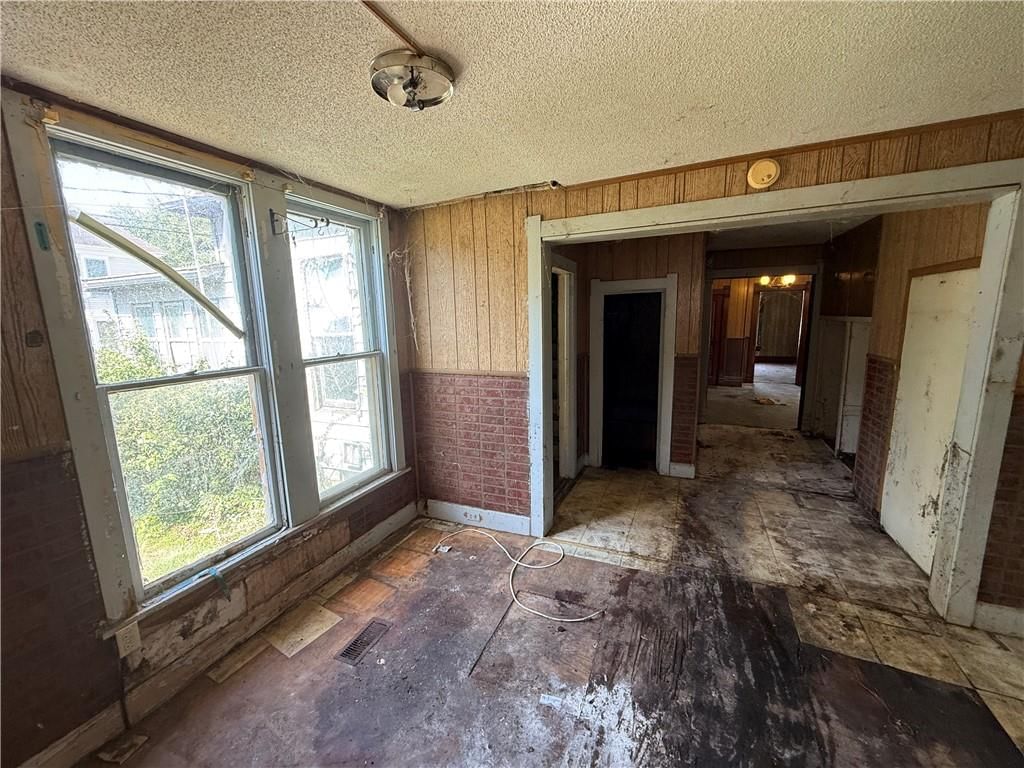 Photo 4 of 41 - 503 Benton Avenue, Excelsior Springs, MO 64024
