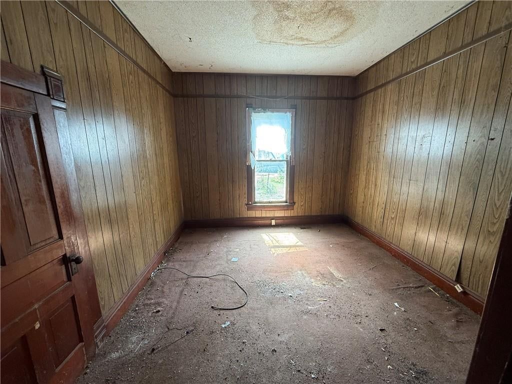 Photo 10 of 41 - 503 Benton Avenue, Excelsior Springs, MO 64024