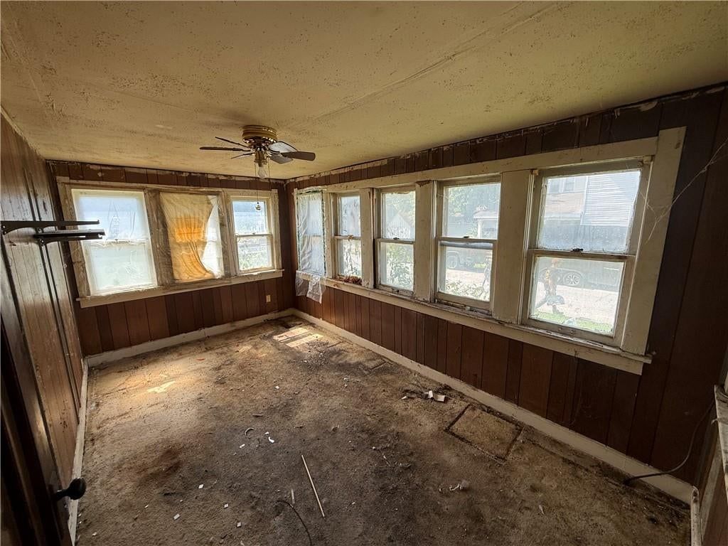 Photo 15 of 41 - 503 Benton Avenue, Excelsior Springs, MO 64024