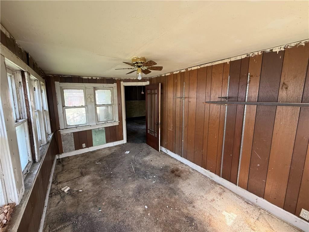 Photo 16 of 41 - 503 Benton Avenue, Excelsior Springs, MO 64024