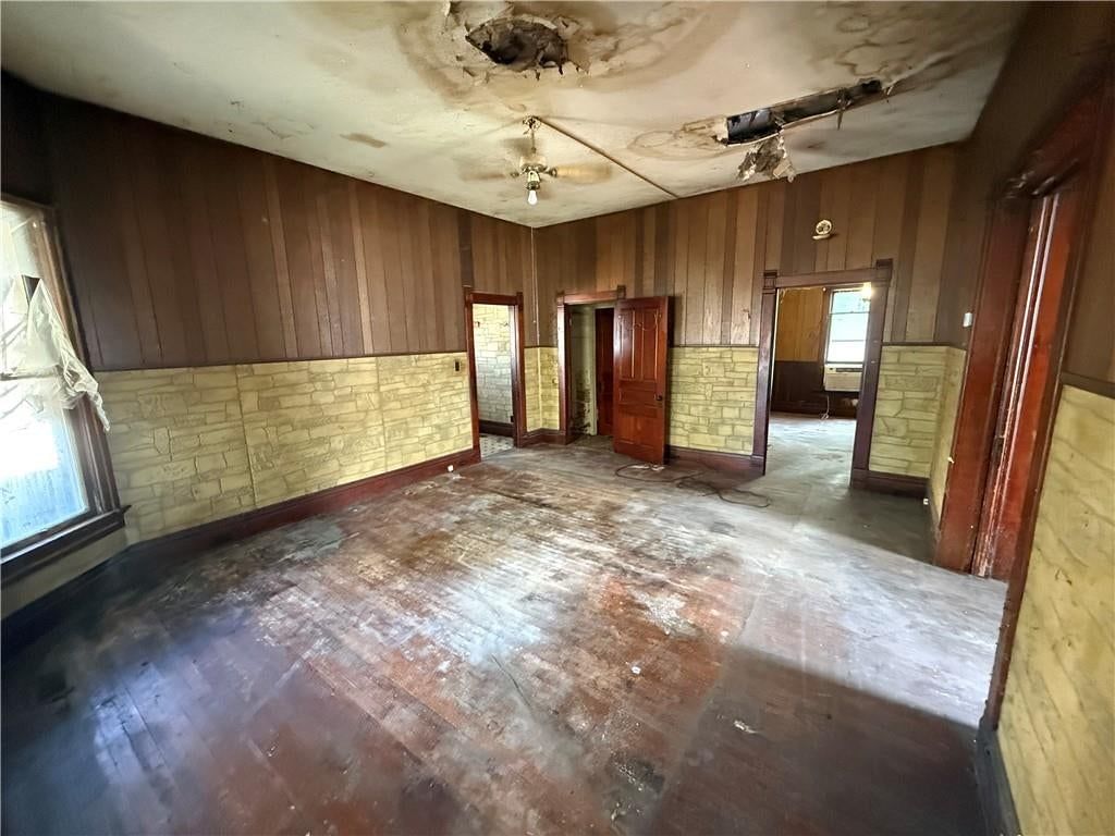 Photo 17 of 41 - 503 Benton Avenue, Excelsior Springs, MO 64024