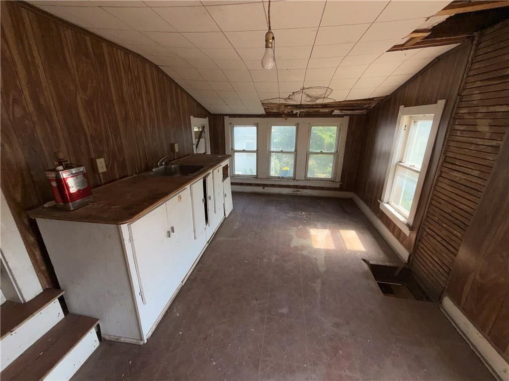 Photo 23 of 41 - 503 Benton Avenue, Excelsior Springs, MO 64024