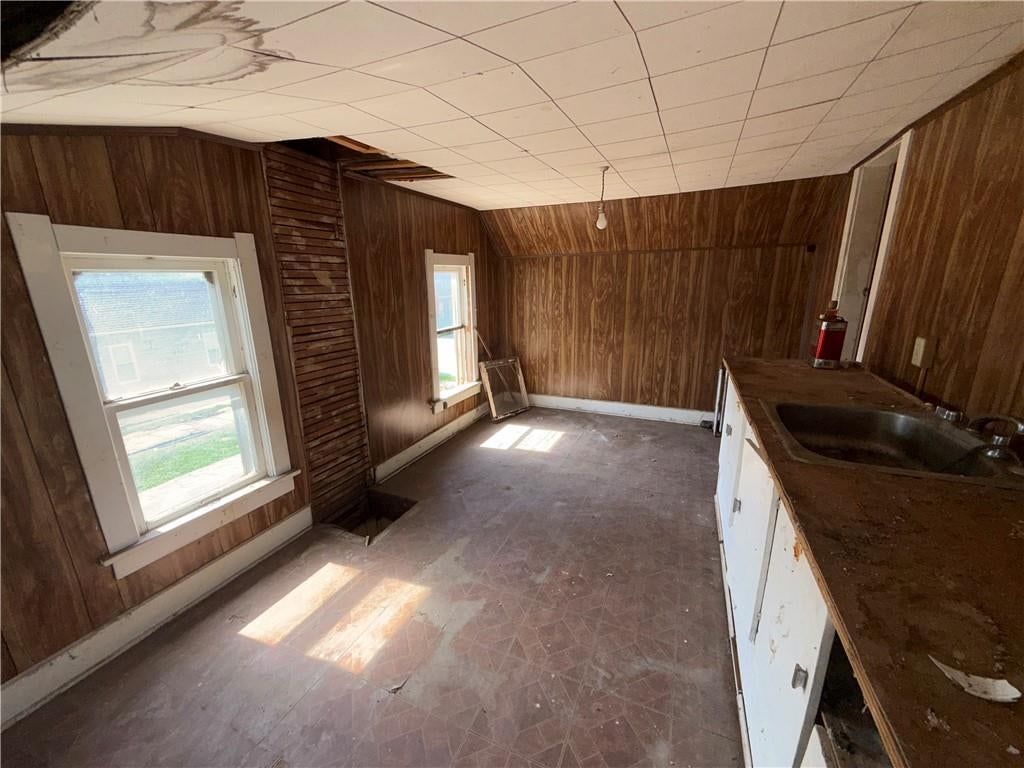 Photo 24 of 41 - 503 Benton Avenue, Excelsior Springs, MO 64024