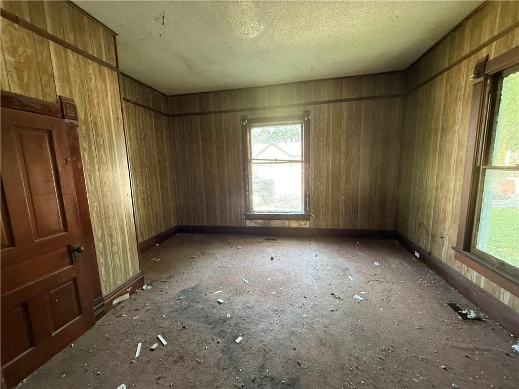 Photo 29 of 41 - 503 Benton Avenue, Excelsior Springs, MO 64024