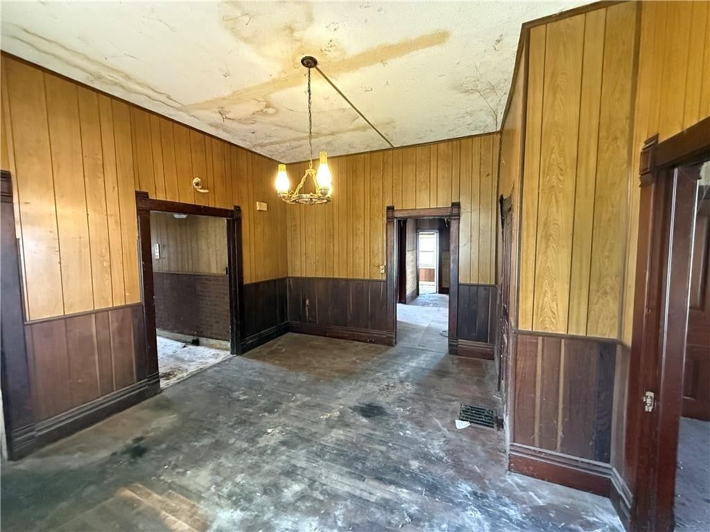 Photo 32 of 41 - 503 Benton Avenue, Excelsior Springs, MO 64024