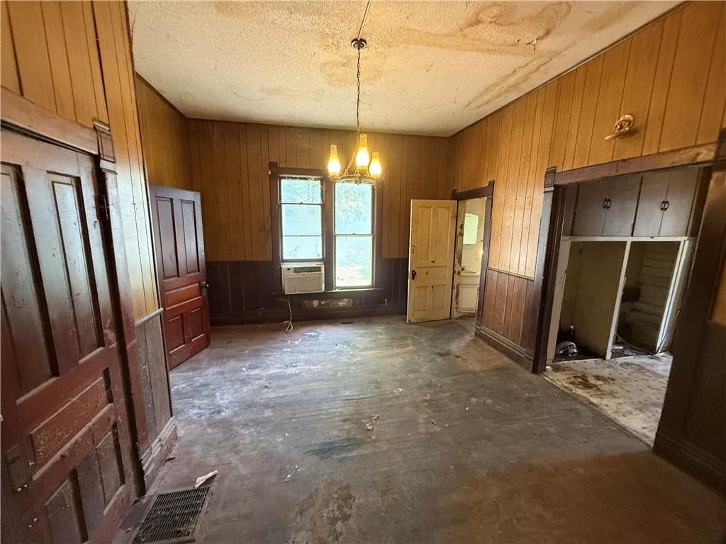 Photo 33 of 41 - 503 Benton Avenue, Excelsior Springs, MO 64024