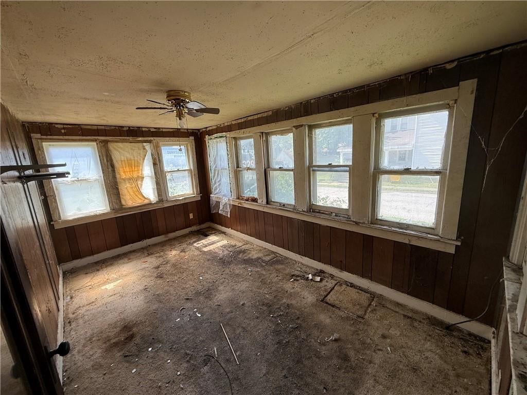 Photo 34 of 41 - 503 Benton Avenue, Excelsior Springs, MO 64024