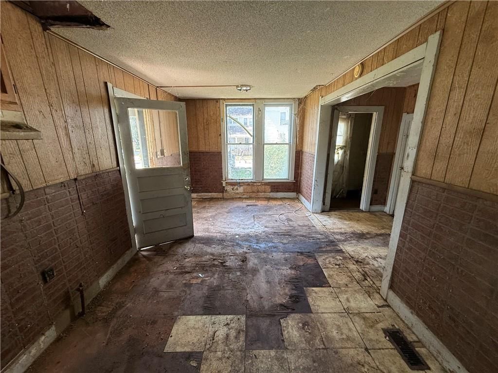 Photo 37 of 41 - 503 Benton Avenue, Excelsior Springs, MO 64024