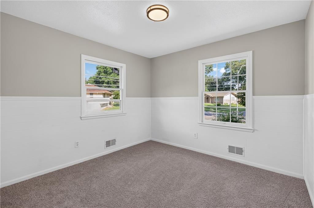 Photo 14 of 23 - 12001 E 57th Street, Kansas City, MO 64133