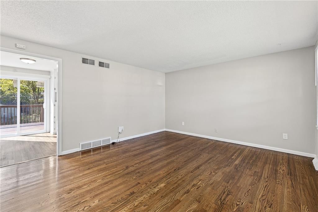 8612 Crescent Avenue — photo 5