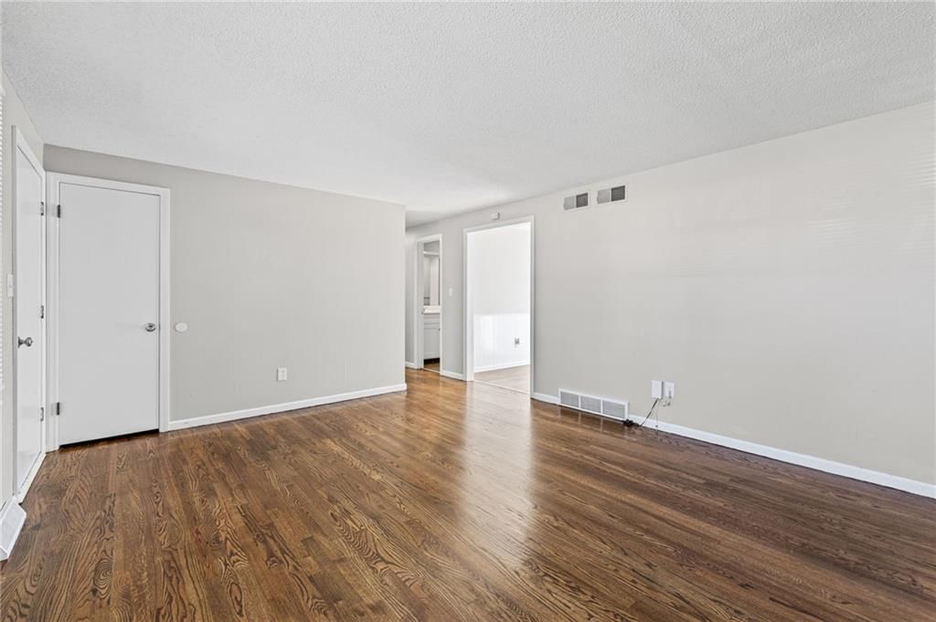 8612 Crescent Avenue — photo 6