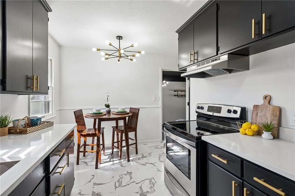 Photo 10 of 35 - 801 W 27th Street S, Independence, MO 64052
