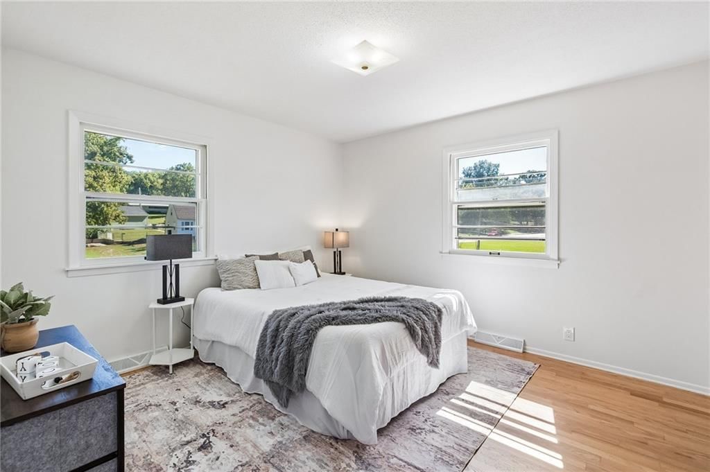 Photo 17 of 35 - 801 W 27th Street S, Independence, MO 64052