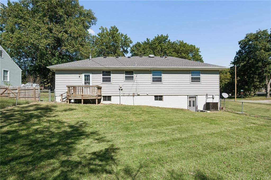 Photo 29 of 35 - 801 W 27th Street S, Independence, MO 64052