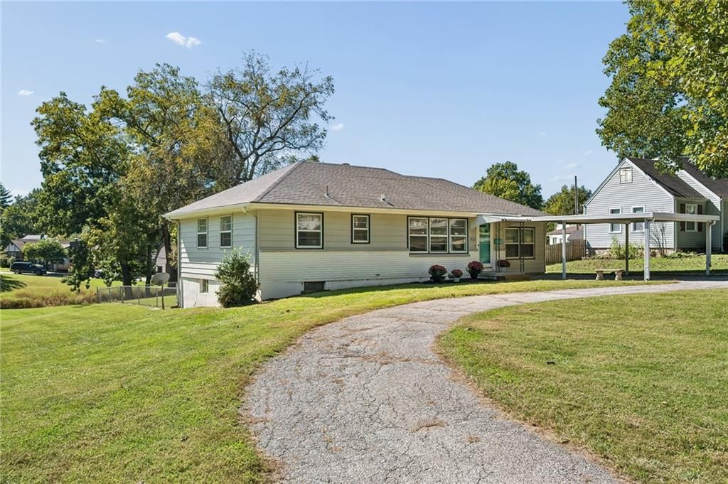 Photo 31 of 35 - 801 W 27th Street S, Independence, MO 64052